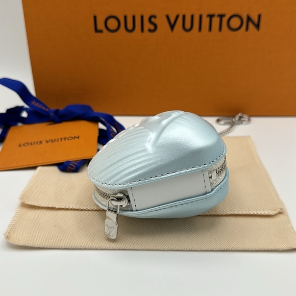 ‼️HOST PICK‼️Louis Vuitton Limited Edition Sold out Shell Coin Purse - Picture 11 of 16
